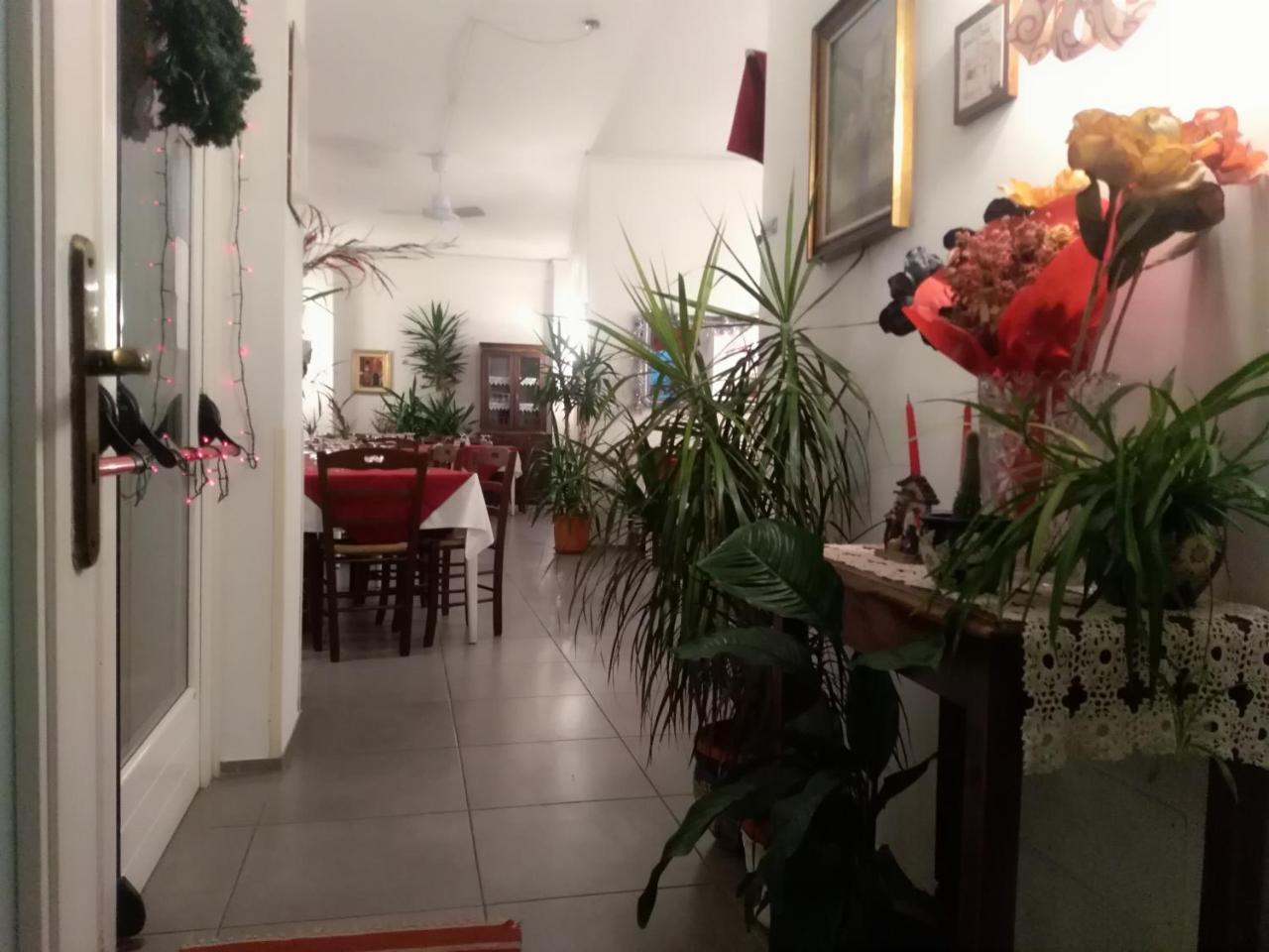 Hotel La Congiura Dei Baroni Тегджано Экстерьер фото