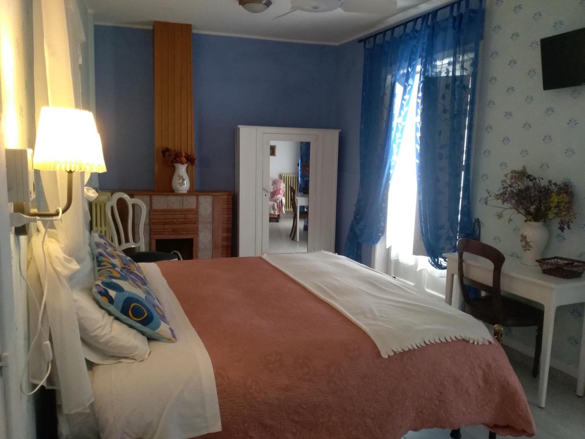 Hotel La Congiura Dei Baroni Тегджано Экстерьер фото