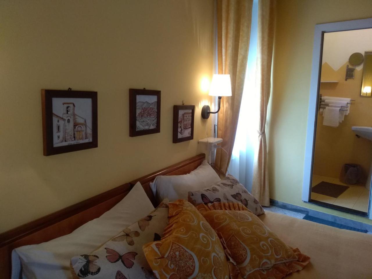 Hotel La Congiura Dei Baroni Тегджано Экстерьер фото